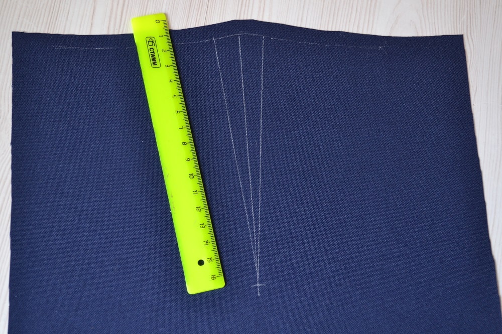Mark the wide and length your darts
