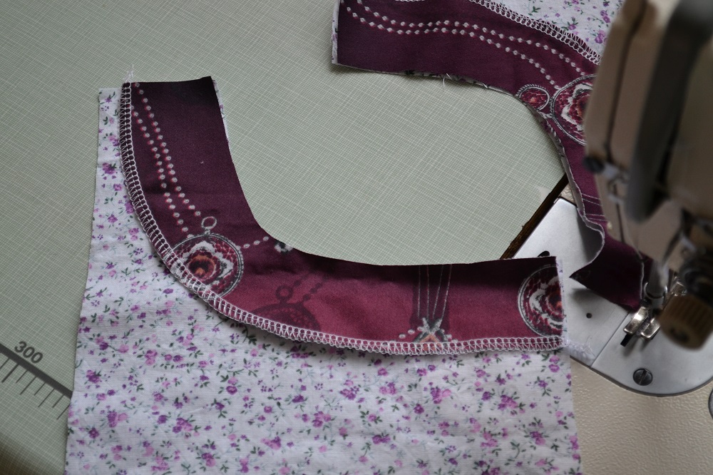 Sewing bias strips around lining