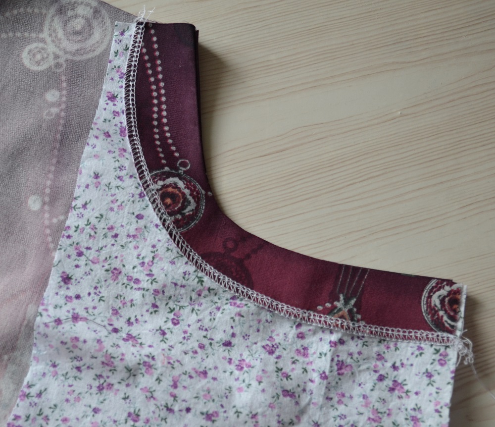 Sewing side pocket on denim skirt