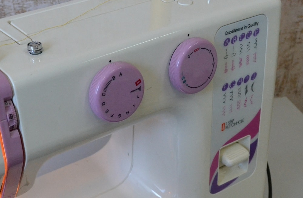 Mechanical sewing machine switch