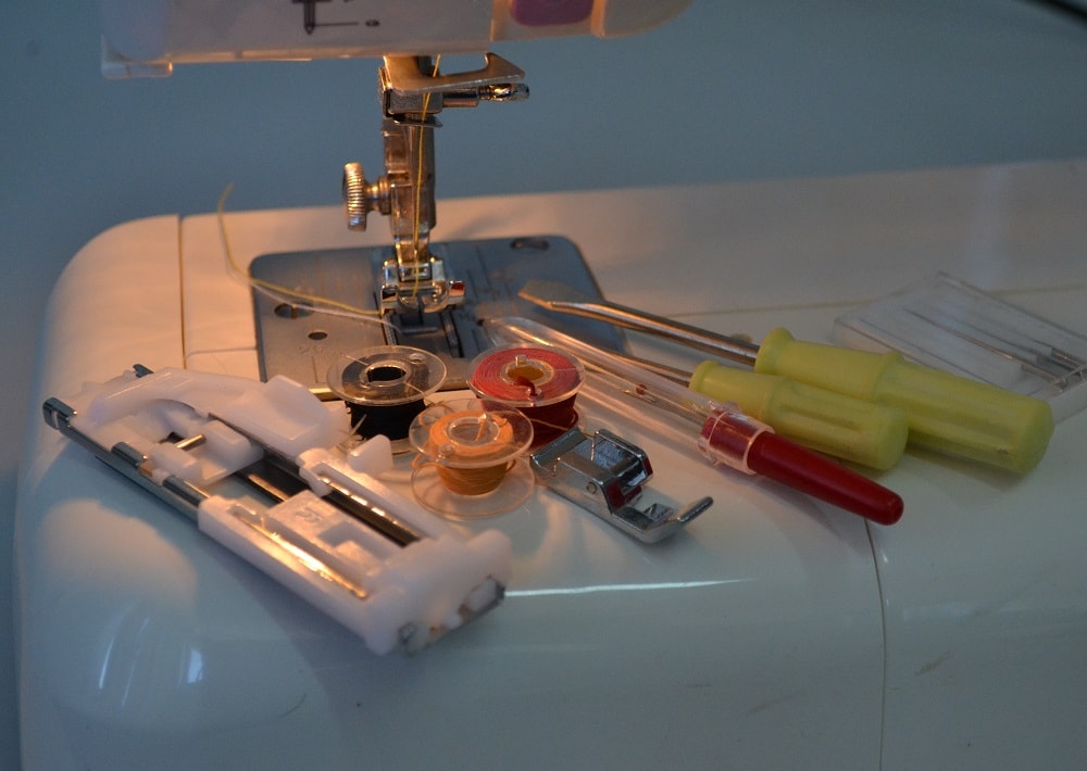 Buttonhole presser foot