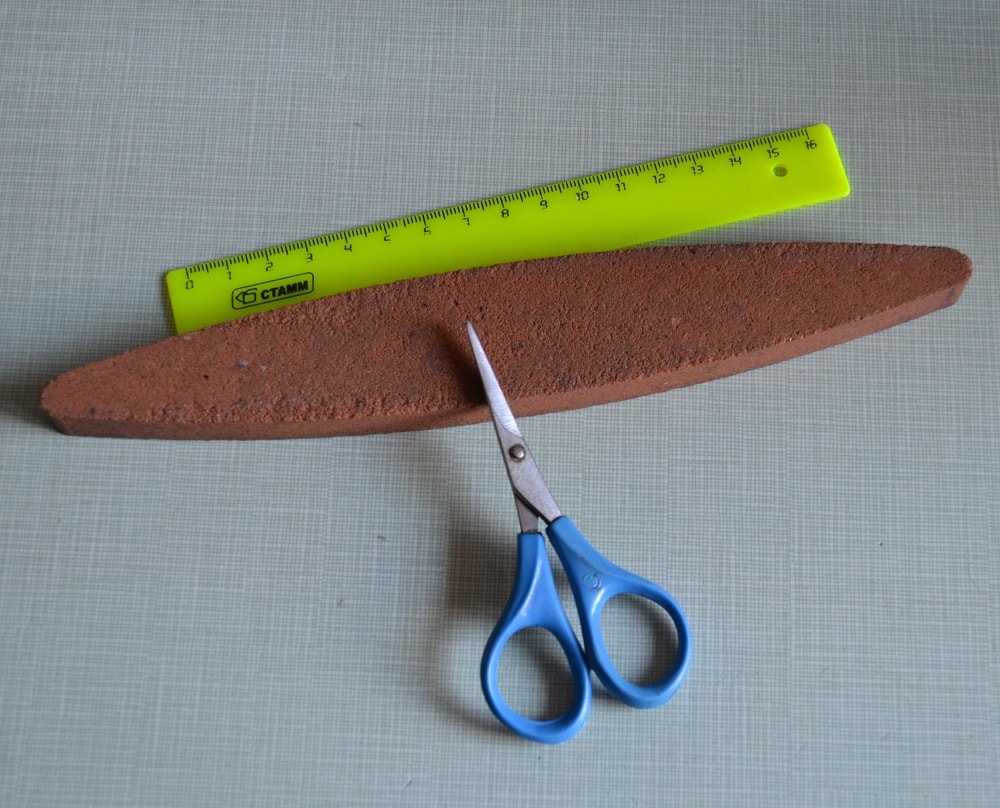 How to Sharpen Your Fabric Scissors, step 1