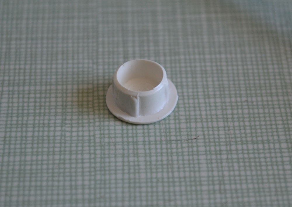 Plastic protective cap