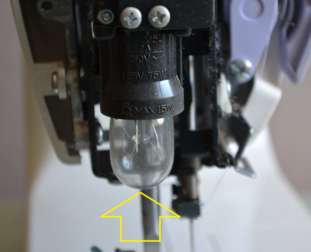 Universal bayonet of cap a light bulb