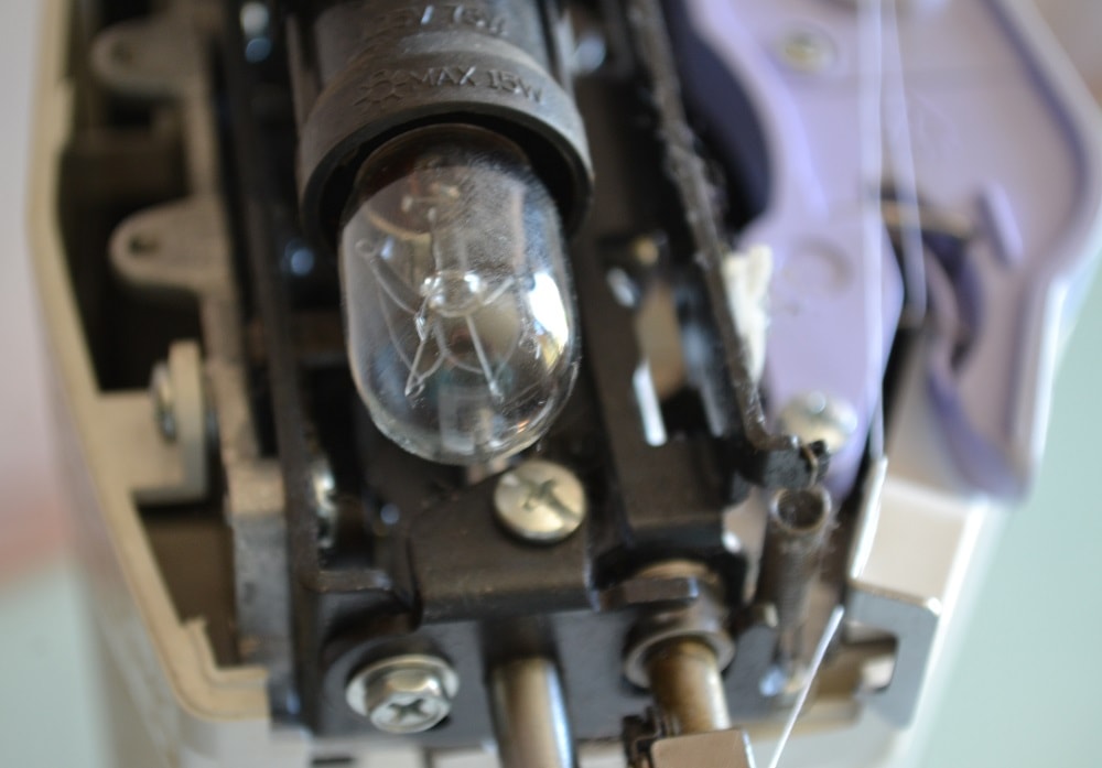 How to change a light bulb in sewing machine