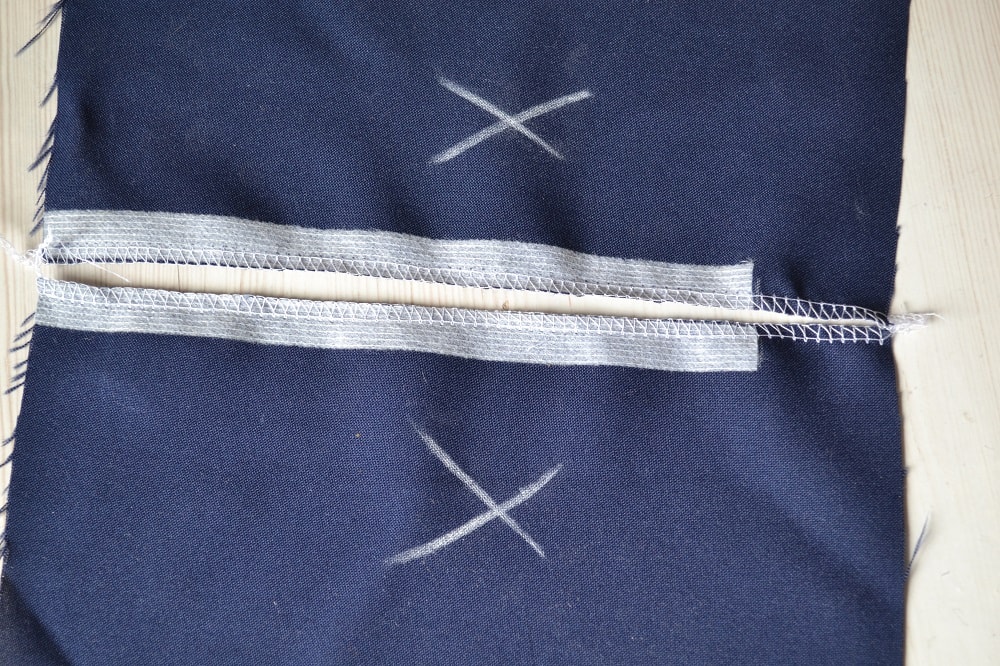 Using zigzag stitch to neaten edges a fabric