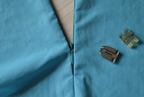 How to install an invisible zipper