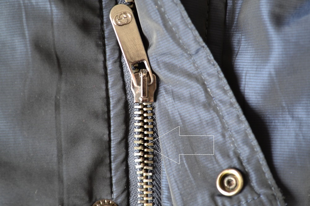 Jacket with metal zipper